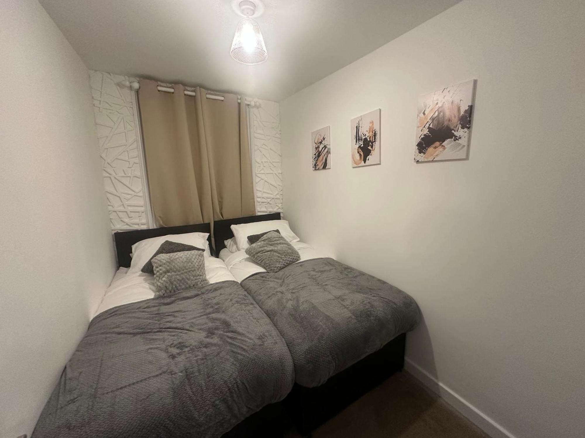 Stylish Hyde Park 3 Bedroom Apartment Apartment *