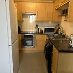 Stylish Hyde Park 3 Bedroom Apartment