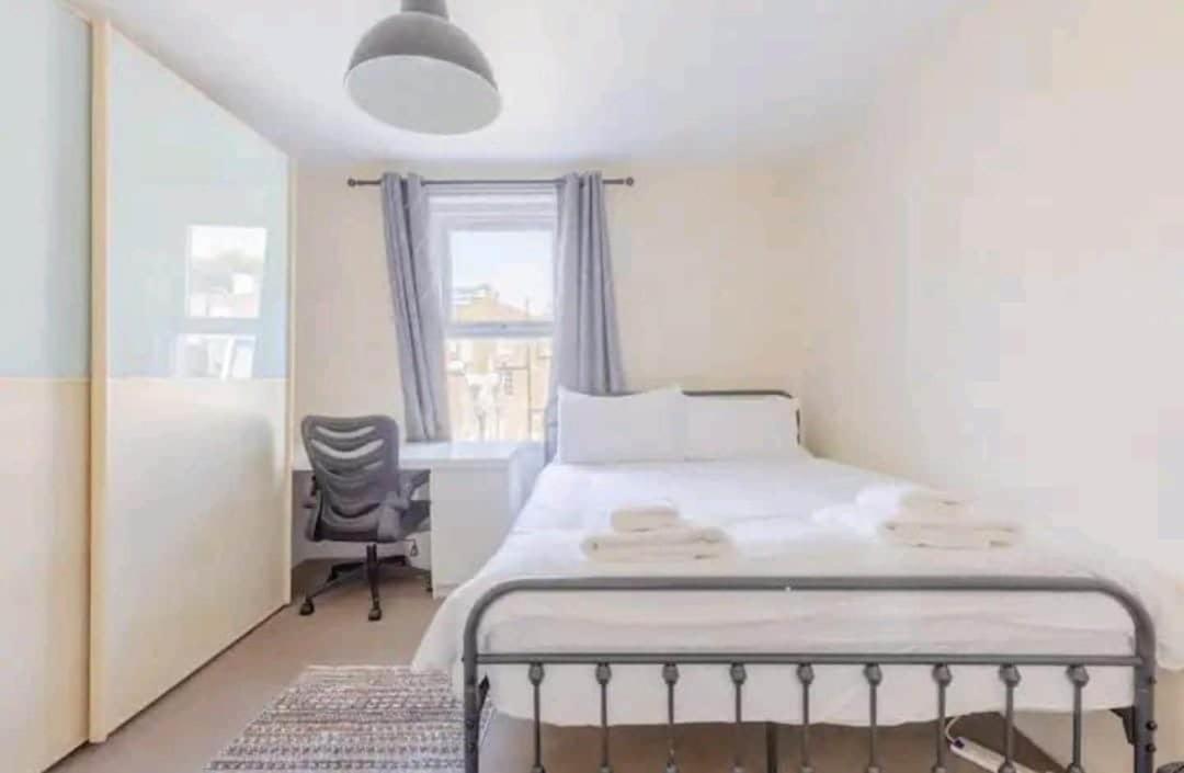 Stylish Hyde Park 3 Bedroom Apartment * London
