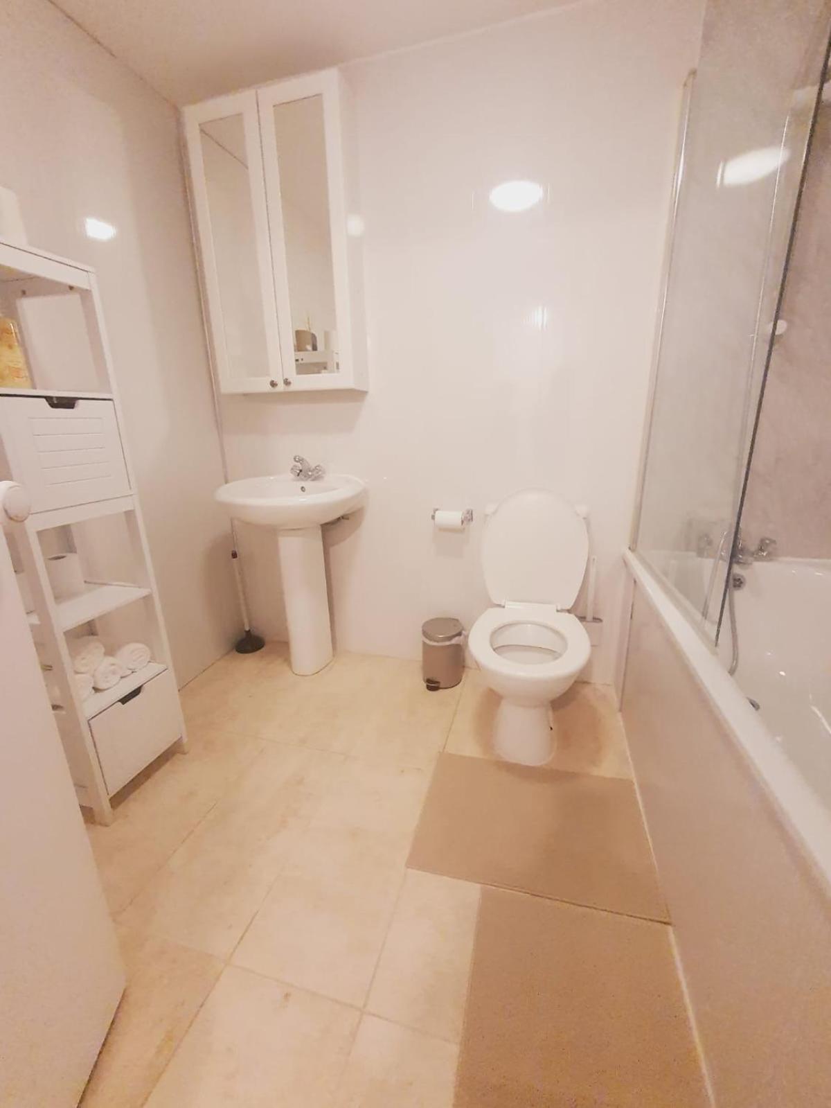 Apartment Stylish Hyde Park 3 Bedroom Apartment *
