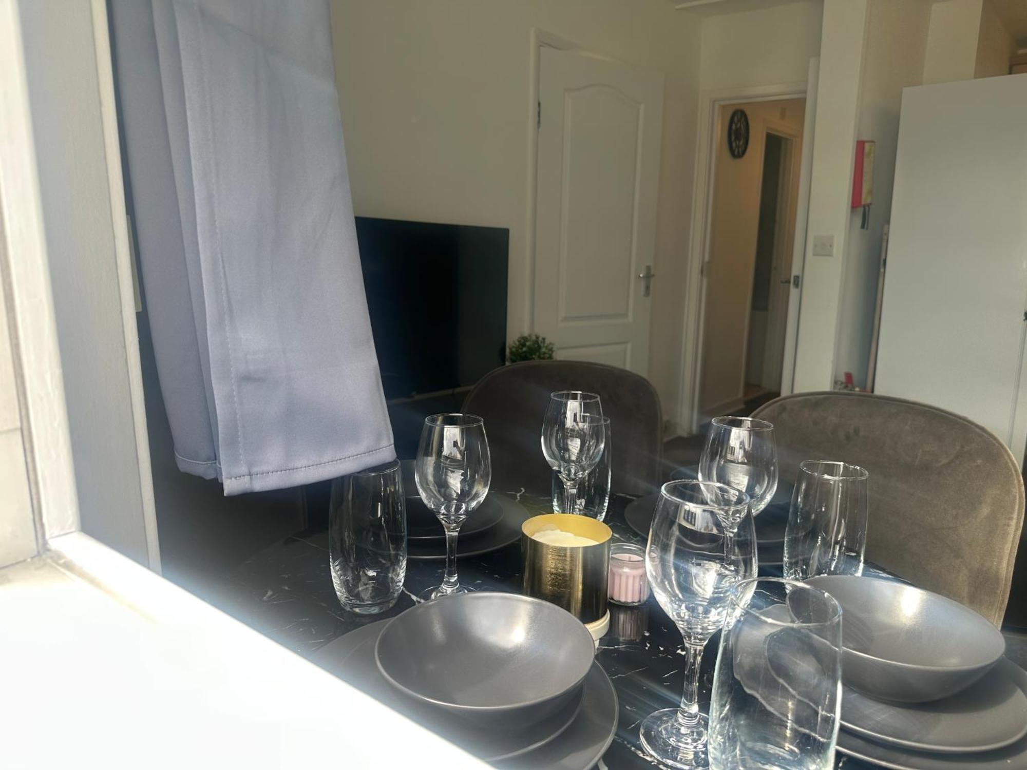 Apartment Stylish Hyde Park 3 Bedroom Apartment London